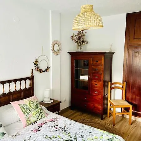 Prázdninový dům Acogedora Casa Recien Reformada Con Jardin Y Wifi *
